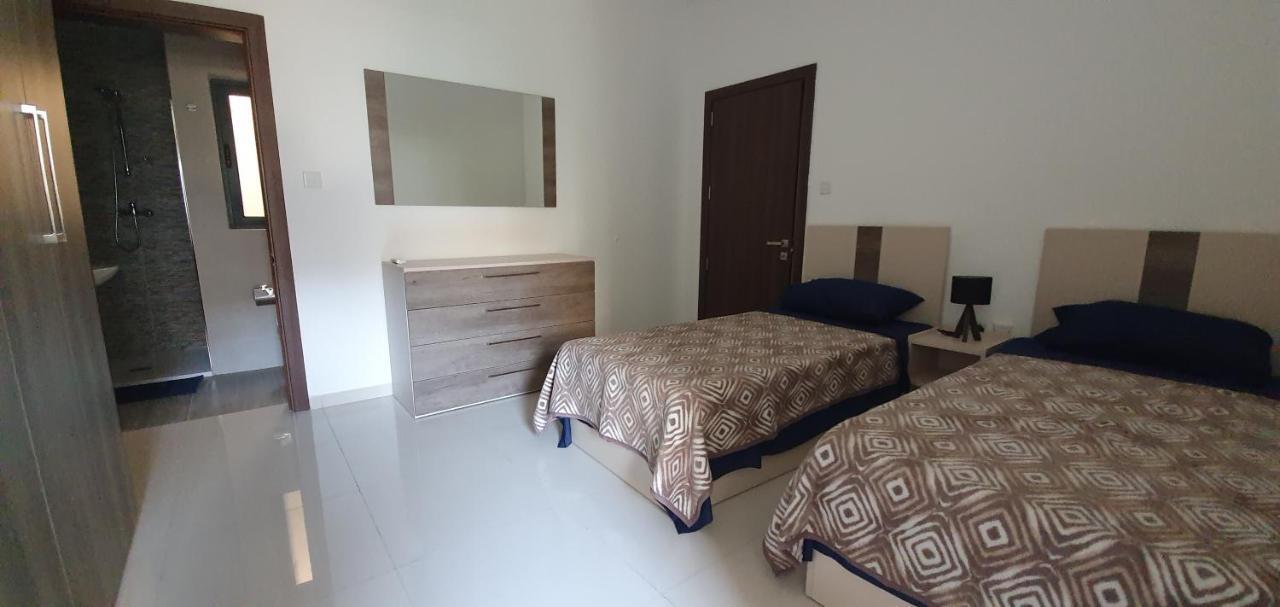 Sb3 - Stylish Penthouse - Superb Location Msida Appartement Buitenkant foto